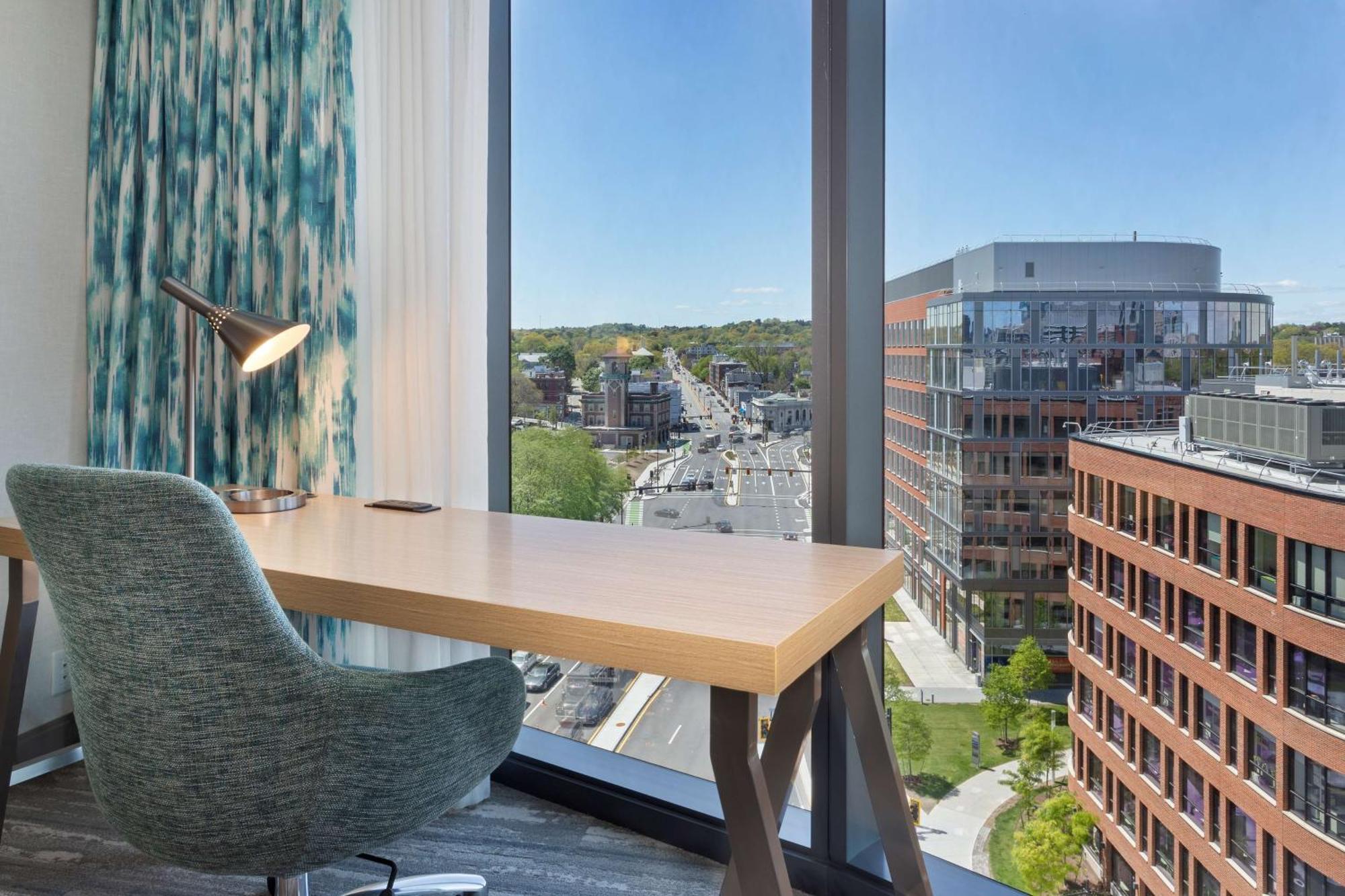 Hilton Garden Inn Boston Brookline, Ma Exterior photo