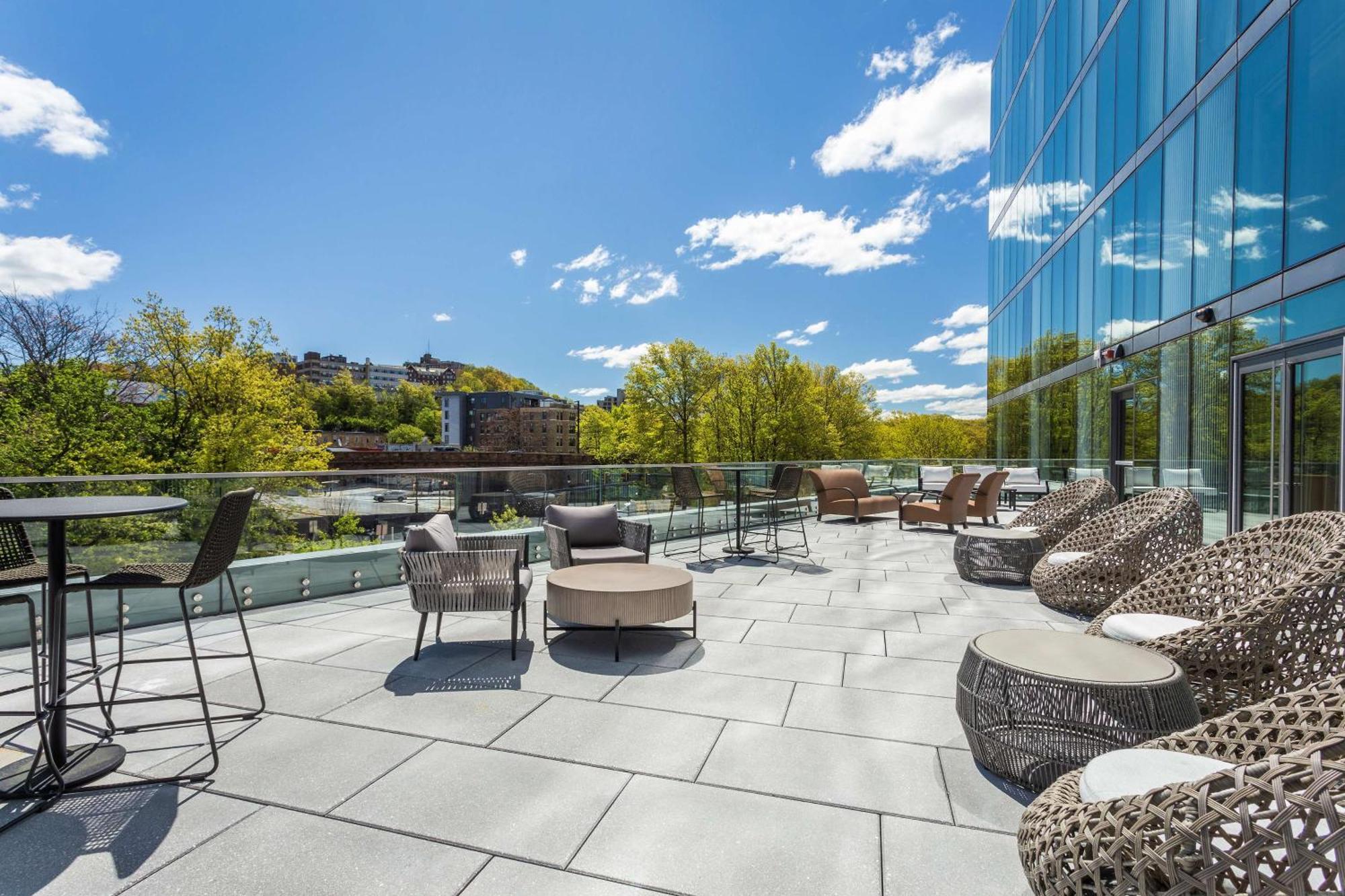 Hilton Garden Inn Boston Brookline, Ma Exterior photo